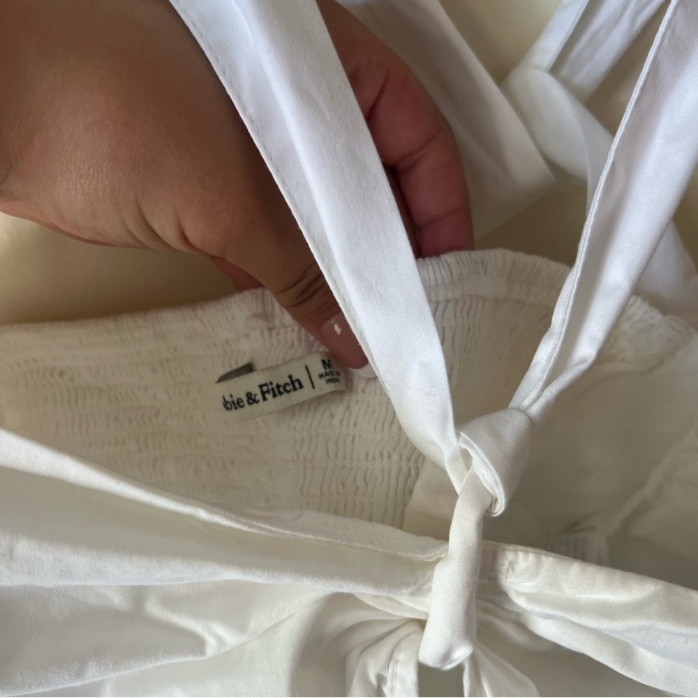 💛 Bundle for $20- Abercrombie & Fitch White Ruched Tie Front Tank Top - Picture 4 of 5